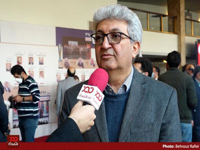 ارز ۴۲۰۰ حذف شود، قیمت تخم مرغ به شانه‌ای ۷۰ هزار تومان می‌رسد