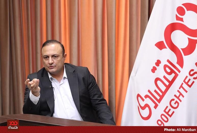 نباید با رفع تحریم صنایع داخلی آسیب ببینند