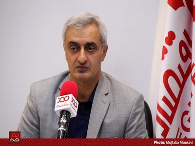 آقایان می‌گویند، دستمزدها را افزایش ندهید چون تورم بالا می‌رود، اینطور نیست، افزایش تورم ۱۰ مولفه دارد که یکی از آنها دستمزد است، شما بقیه را بالا نبر! 