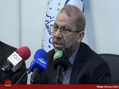 مسئولان از تاثیر قیمت ارز روی تولید مطلع نیستند و می‌گویند مگر گاوها هم ارز می‌خورند؟!