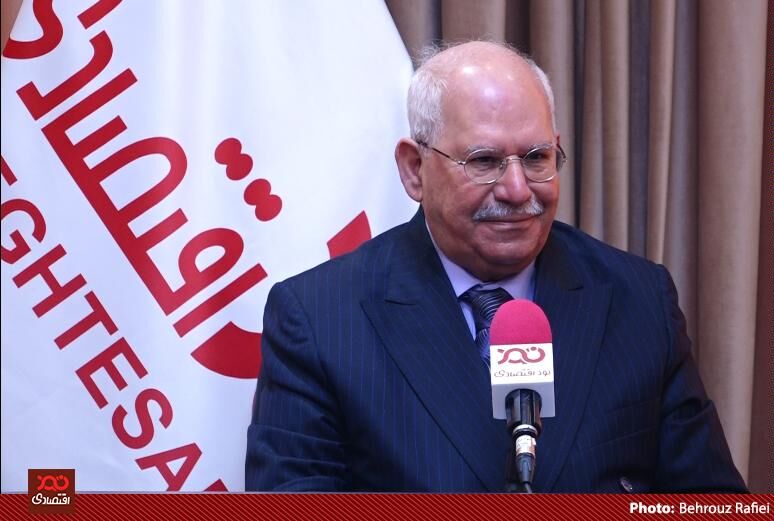 دولت در صورت حذف ارز ۴۲۰۰ تومانی به طور غیر مستقیم از مردم حمایت کند