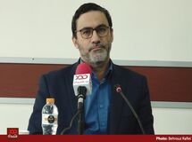 خود رئیس بانک مرکزی روحانی می‌گفت به کالاهایی که ارز ۴۲۰۰ تومانی دادیم، ۱۵ هزار تومان به دست مردم رسیده است!
