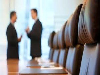 پاداش‌های ۱/۵ تا ۲ میلیارد تومانی در شرکت‌ها 