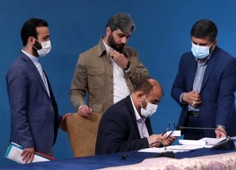آقای وزیر! رئیس جمهور با شماست! چرا معاون مسکنی وزیر روحانی را عوض نمی‌کنید!
