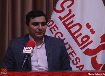 اخیرا دکتر علی سرزعیم، افزایش تورم را به گردن حقوق کارگران انداخته است!