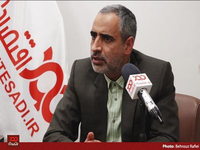 کارخانه‌های تولید روغن موتور، قیمت را بالا می‌برند، ولی تنها یک هفته پس از افزایش قیمت، دوباره روغن از دسترس رانندگان خارج و در بازار نایاب می‌شود!