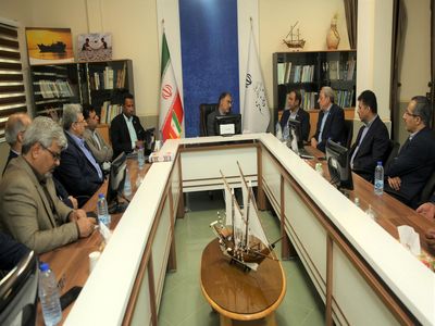 دیدار مدیرعامل بیمه البرز با فرماندار جزیره قشم