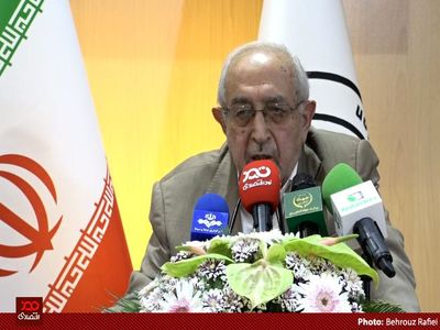 با عوارضی که بر صادرات خشکبار گذاشتند بابت هر کامیون ۲۵ تا ۲۶ میلیون باید عوارض بدهیم