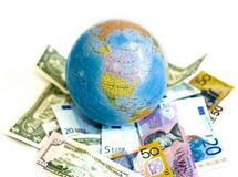 اینفوگرافیک| سوییسی‌ها رفتند؛ افغانستانی‌ها آمدند