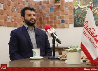 مسولان دولت قبل به دروغ گفتند اگر دستمزدها ۵۷ درصد افزایش یابد، ۵ میلیون کارگر ایرانی بیکار خواهد شد/ افزایش ۵۷ درصدی دستمزد، سرمایه اجتماعی نظام را بشدت بالا برد