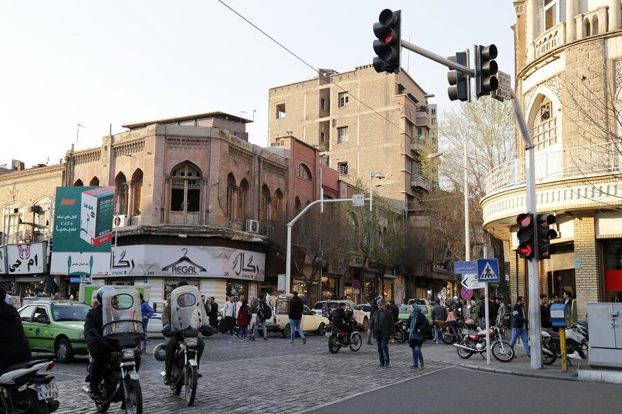 اهالی بازار لالهزار بخاطر آشوبهای خیابانی مغازهها را بستند/ رسانههای معاند، مدام دروغ میگویند