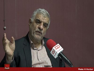 یک نماینده مجلس می‌گفت من ۷۰۰۰ نفر را وارد صنعت خودرو کردم؛ وقتی هم وزیر صمت جلوی این نماینده مجلس را بگیرد، او را استیضاح می‌کنند 
