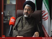 همین الان نیروهای زنگنه و ابتکار در وزارت نفت و محیط زیست فعالند و بحث آلوده بودن بنزین پتروشیمی‌ها از سوی آن‌ها دنبال می‌شود