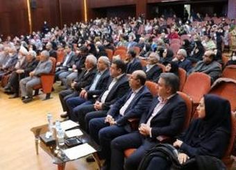 تجلیل از بانک ایران زمین در مراسم بزرگداشت تاسیس انجمن کلیوی زنجان