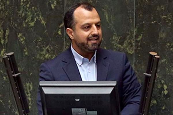 وزیر اقتصاد نمایندگان مجلس را قانع کرد/ امسال معادل کل دولت قبل از اموال مازاد بانکها را خواهیم فروخت