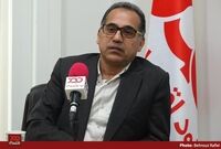 سازمان‌های دولتی مثل سازمان بنادر به گرانی دلار دامن می‌زنند و نرخ کالاهای صادراتی را با دلار ۴۵ هزار تومان حساب می‌کنند!