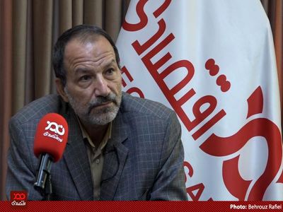شرکت راه آهن ابتدا پاسخگوی ۲۲ سال معطلی راه آهن سریع السیر تهران-اصفهان باشد بعد پروژه تهران-مشهد را آغاز کند