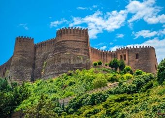زیبایی های قلعه فلک الافلاک
