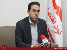 ایراد کار این است که بازار ارز ما متاثر از شرایط روانی است/ به محض اینکه یک خبر منفی در جامعه منتشر می‌شود قیمت دلار نوسان می‌کند!