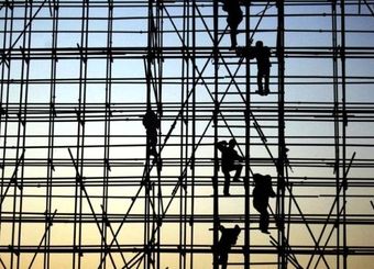 پیش‌بینی قیمت لوله داربست و بست داربستی با توجه به نوسانات نرخ ارز در بازار