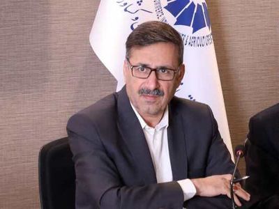 در طول ۴ سال گذشته اتاق ایران ۱۴۰۰ میلیارد تومان بودجه مازاد داشته که می‌توانست سرمایه در گردش بسیاری از بنگاه‌های اقتصادی باشد