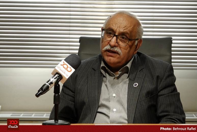 مهار تورم با حمایت منطقی و مستمر از تولید محقق میشود