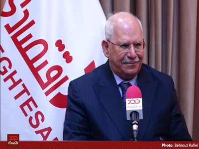 فرمول کاهش تورم ساده و روشن است/ تسهیل زمینه‌های سرمایه گذاری و تولید، تورم را کنترل می‌کند