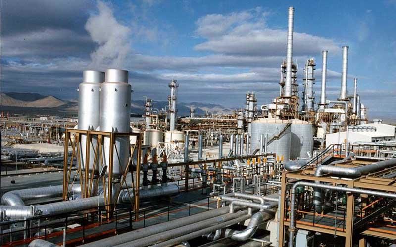 چرا سیاست ارزی جدید دولت به نفع پتروشیمی ها و پالایشگاه هاست؟