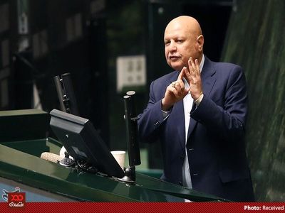 بهتر است روحانی و وزرایش سکوت کنند، وگرنه آمار و ارقام بیشتری به مردم خواهیم داد