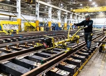 کاهش شتاب رشد فعالیت‌های اقتصادی با موانع تکراری
