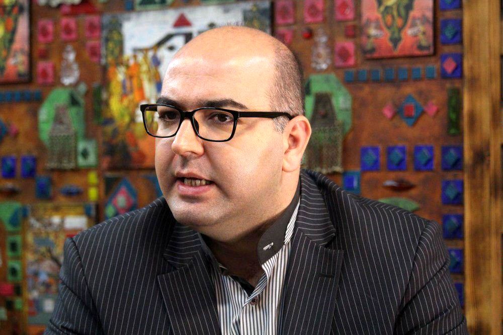 انتصاب یک فارغ التحصیل روابط بین الملل به عنوان معاون بررسیهای اقتصادی اتاق!