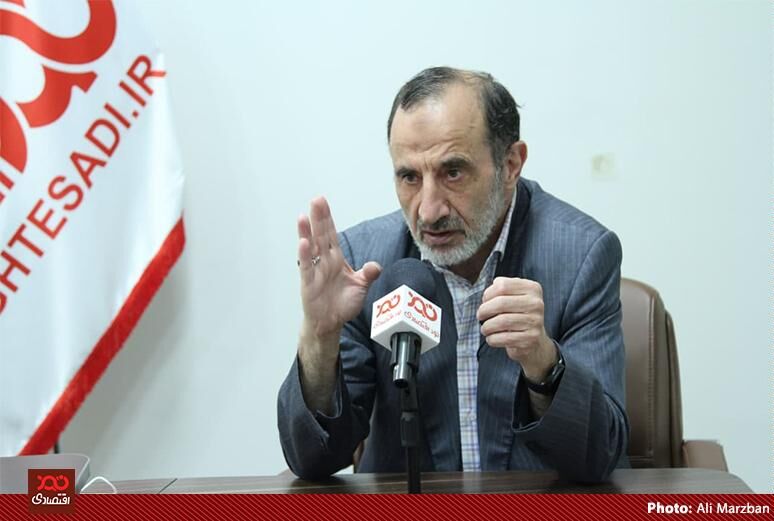 برخورد با صرافی‌های غیرمجاز جلوی جریان سازمان یافته کاهش ارزش پول ملی را می‌گیرد