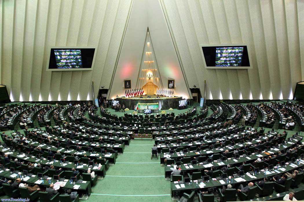 مجلس چه بلایی سر رشد صنعت کشور آورد؟