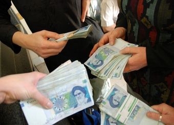 منتظر کاهش تورم باشیم