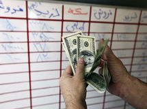 قیمت دلار در ۶ ماه اخیر، ۱۶۰ روز زیر ۵۰ هزار تومان رقم خورد/ منطقه مهم دلار چرا و چگونه ایجاد شد؟ 