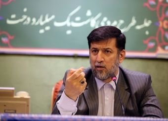 تقدیر آیت‌الله مکارم شیرازی از نماینده عالی دولت در قم