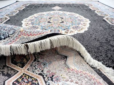 ادغام مرکز ملی فرش با دفتر صنایع ورزشی و خلاق، غیرقانونی و زیان‌بار است