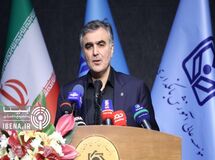 تا فضا آرام می‌شود برخی در خارج از کشور مصاحبه می‌کنند که بازار ارز را بهم بریزند