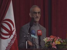 نمایندگان مجلس برای رای آوردن خودشان در ساختن خطوط ریلی فشار می‌آورند