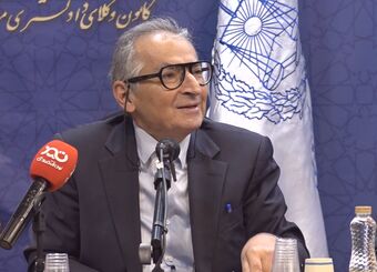 یک مشکل کشور را نشان دهید که مجلس یازدهم توانسته باشد آن را حل کند و محکم پایش ایستاده باشد