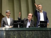 اقدام عجیب کمیسیون تلفیق برای افزایش ۸ میلیونی حقوق کارکنان وزارت کشور !