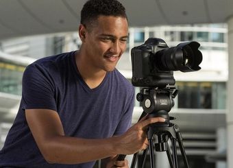 راهنمای خرید بهترین سه پایه دوربین عکاسی و فیلمبرداری (معرفی برند و مدل)