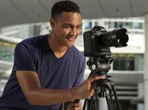 راهنمای خرید بهترین سه پایه دوربین عکاسی و فیلمبرداری (معرفی برند و مدل)