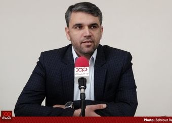 اجازه نمی‌دهند از افرادی که ارقام بزرگ جا به جا می‌کنند حساب کشی کنیم