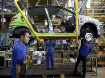 سایپا و ایران‌خودرو در جا زدند/تولید رشد نکرد