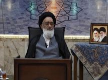 همه باید در پردخت مالیات مشارکت کنند