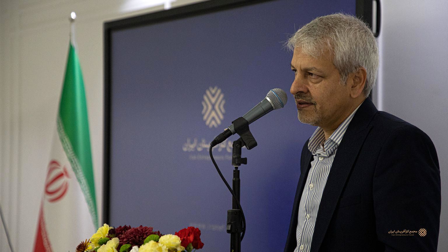 خروج برخی از کالاها از سیاست قیمت گذاری دستوری در سال جاری/ کم خطرترین اقدام در اقتصاد، اعتماد به پیشران های مولد بخش خصوصی است