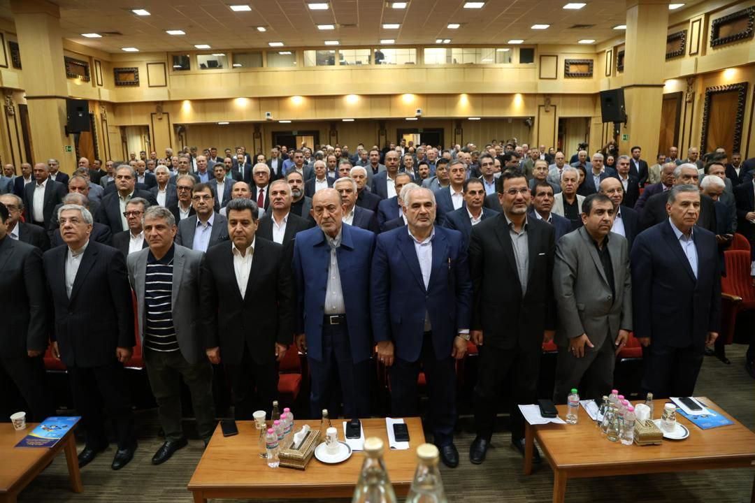اتاق بازرگانی همچنان در سیطره یاران سلاح ورزی/ کاشفی، باقری، قدیر قیافه و مهاجر جلوی هر تغییری در اتاق را گرفتهاند