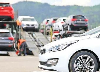 سرنوشت واردات و حقوق ورودی خودرو در سال ۱۴۰۴