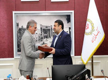 رئیس ستاد اجرایی انتقال منصوب شد/ تاکید مدیرعامل بانک ملی ایران بر استمرار خدمات بهینه به مشتریان و تکریم همکاران جدید
